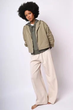 Trench corto zip e cappuccio
