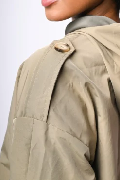 Trench corto zip e cappuccio
