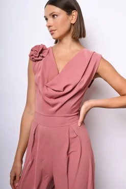 Tuta in raso con rosa 3D